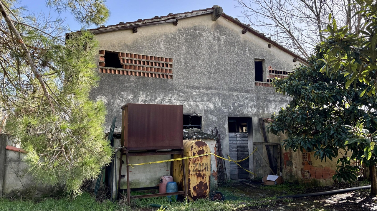 Il casolare dove il 28 gennaio scorso si è verificata l’esplosione causata da tre ladri. Uno è morto, un altro è rimasto ferito. Denunciato il terzo