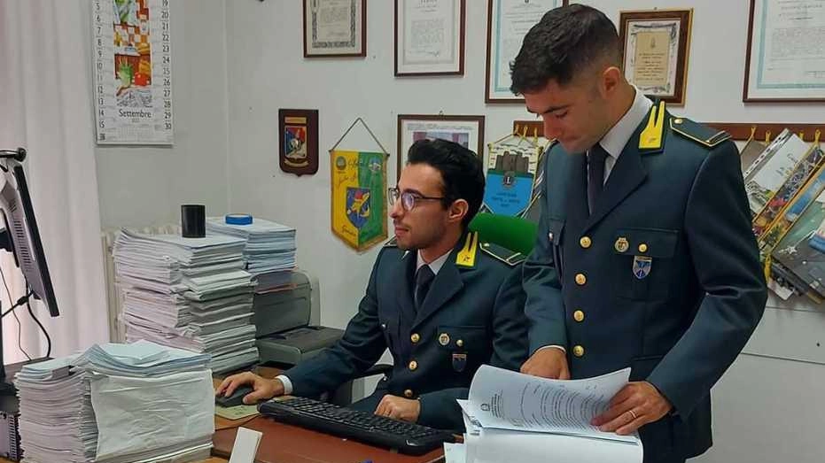 Le misure cautelari sono state eseguite dalla Guardia di Finanza di Firenze Le misure cautelari sono state eseguite dalla Guardia di Finanza di Firenze