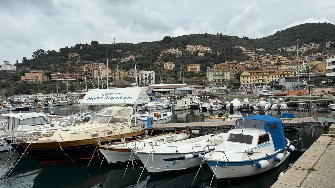 Il bando dell’azienda speciale del Comune «Argentario Mobilità e Ambiente» prevede l’affidamento del servizio di ormeggiatore per tre anni Il bando dell’azienda speciale del Comune «Argentario Mobilità e Ambiente» prevede l’affidamento del servizio di ormeggiatore per tre anni