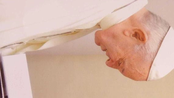 "E’ accaduto nel 2019, avevo 13 anni e gli avevo scritto una lettera". Con lei a Roma anche la nonna e una zia. "Dal Vaticano non ci trovavano". . "E’ accaduto nel 2019, avevo 13 anni e gli avevo scritto una lettera". Con lei a Roma anche la nonna e una zia. "Dal Vaticano non ci trovavano". .