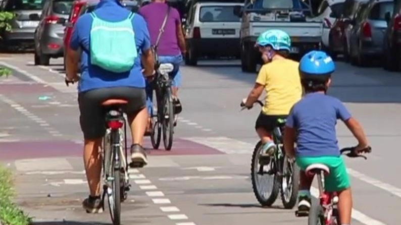 È del 2020 l’accordo tra Unicoop e Comune per la riorganizzazione del traffico. Previste due rotonde e un sottopasso ciclabile: "Cerchiamo una soluzione". È del 2020 l’accordo tra Unicoop e Comune per la riorganizzazione del traffico. Previste due rotonde e un sottopasso ciclabile: "Cerchiamo una soluzione".