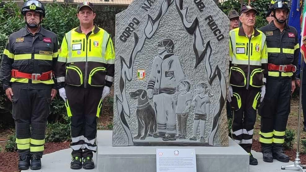 L’opera si trova nel giardino della scuola Montalcini. Melani e Della Felice: "Valori cardine del futuro" L’opera si trova nel giardino della scuola Montalcini. Melani e Della Felice: "Valori cardine del futuro"