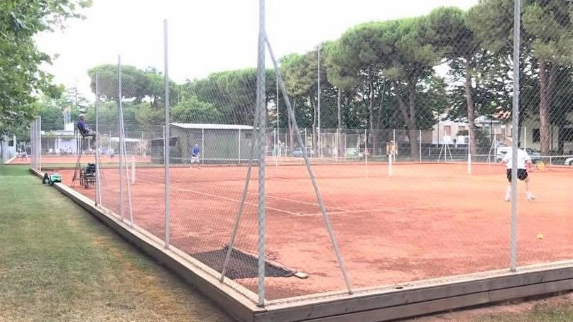 Il bando sostiene l’acquisto di. attrezzature sportive (. foto d’archivio Il bando sostiene l’acquisto di. attrezzature sportive (. foto d’archivio