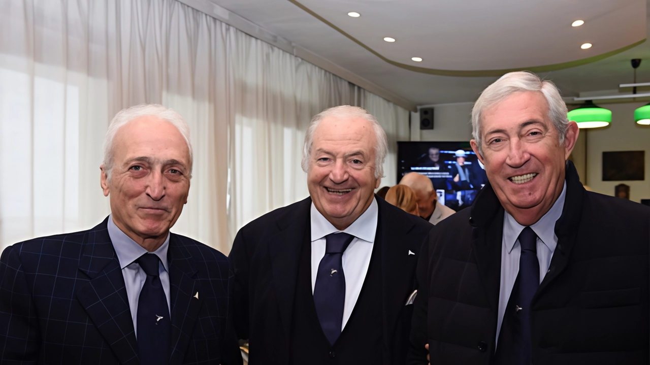 Si terrà oggi, alle 17.30, nelle sale del Club Nautico Versilia, in Piazza Palombari dell’Artiglio, la conferenza “Colombo e la... Si terrà oggi, alle 17.30, nelle sale del Club Nautico Versilia, in Piazza Palombari dell’Artiglio, la conferenza “Colombo e la...