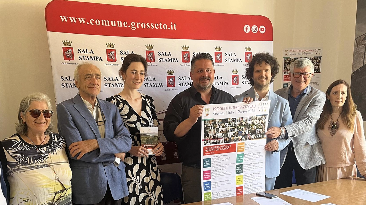 La presentazione di ieri nella sala stampa del Comune di Grosseto del cartellone di appuntamenti organizzato dall’associazione culturale ’Recondite Armonie’ La presentazione di ieri nella sala stampa del Comune di Grosseto del cartellone di appuntamenti organizzato dall’associazione culturale ’Recondite Armonie’