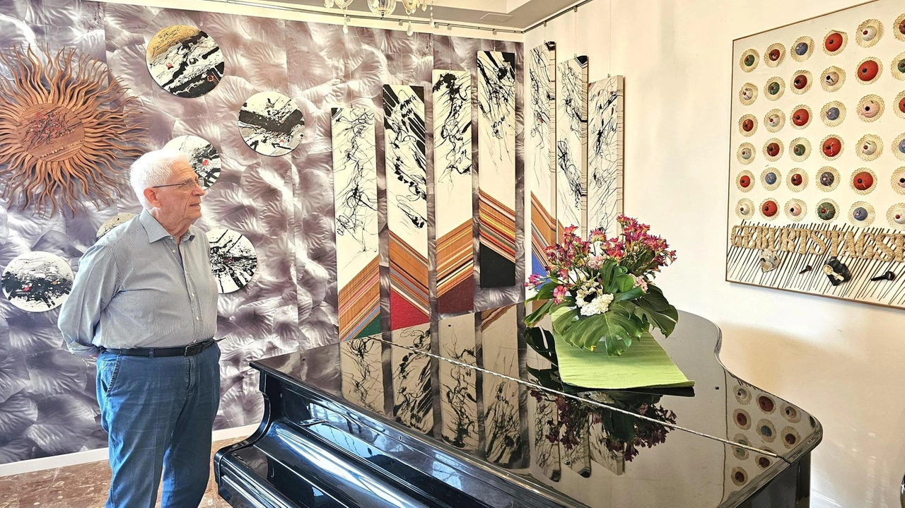 Maestro del riuso in campo artistico: "Una scelta estetica, etica e anche simbolica". La riflessione concettuale vince sul gesto: "Se è nobile, dà valore anche alle azioni". Maestro del riuso in campo artistico: "Una scelta estetica, etica e anche simbolica". La riflessione concettuale vince sul gesto: "Se è nobile, dà valore anche alle azioni".