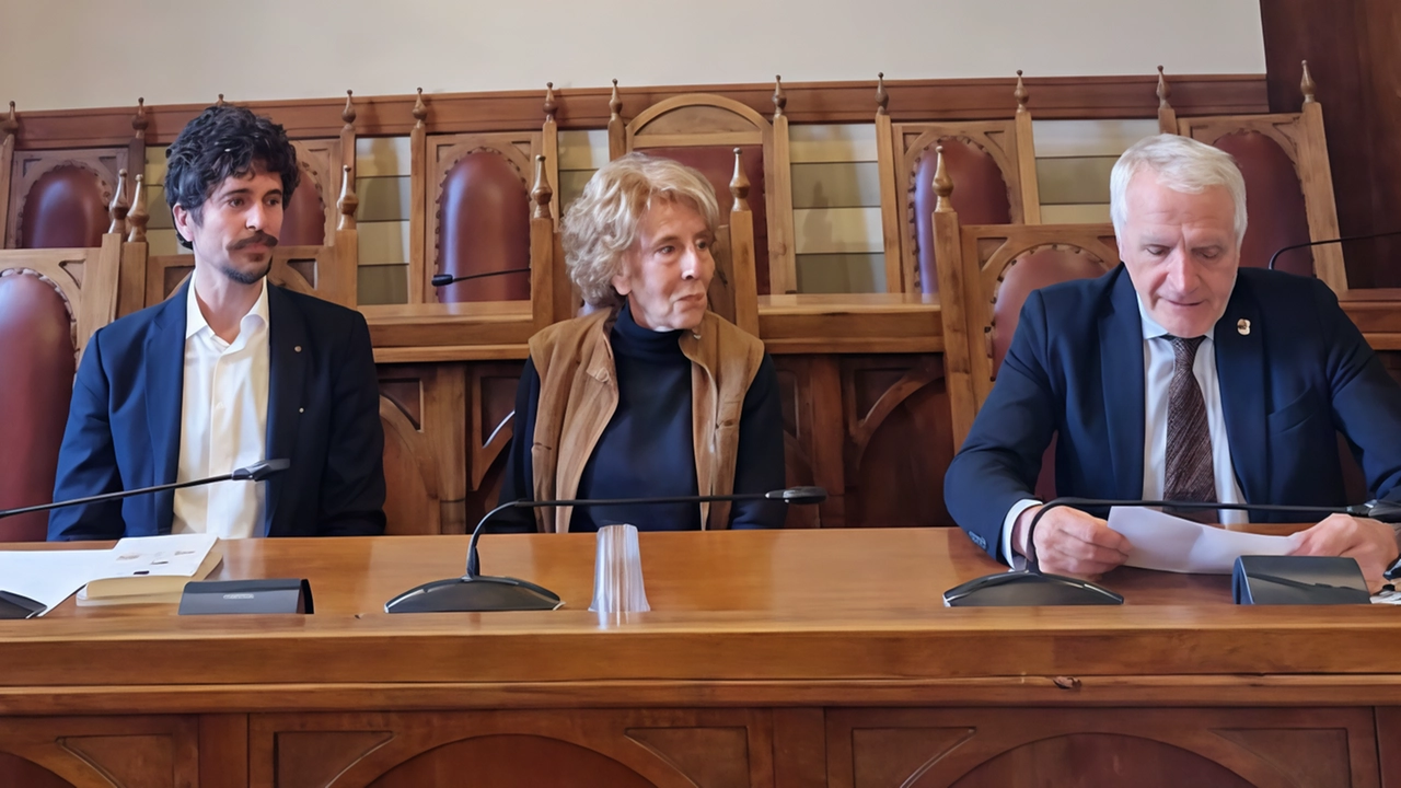 Presentato il concorso di poesia,. organizzato dalla Fondazione. Gennaioli in collaborazione con il Centro. Pancrazi e patrocinato dal Comune Presentato il concorso di poesia,. organizzato dalla Fondazione. Gennaioli in collaborazione con il Centro. Pancrazi e patrocinato dal Comune
