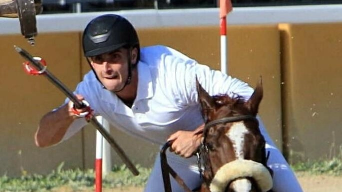 Cambio di Generoso al Rione La Mora: Adalberto Rauco nuovo cavaliere. Possibili nuovi accordi tra i Rioni per la Quintana. Prove al Campo de li giochi per il Master. Cambio di Generoso al Rione La Mora: Adalberto Rauco nuovo cavaliere. Possibili nuovi accordi tra i Rioni per la Quintana. Prove al Campo de li giochi per il Master.
