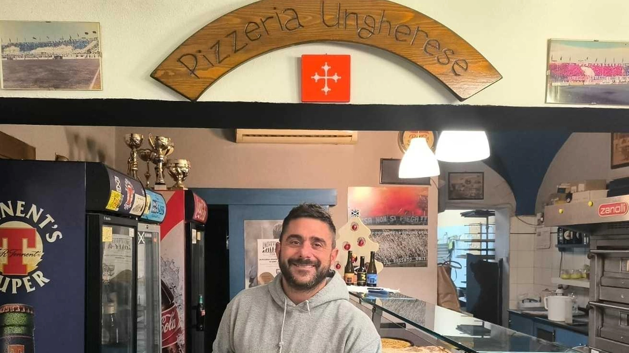In foto Filippo Giordani titolare. della pizzeria Ungherese, prima di lui il locale è stato gestito dallo zio Riccardo, dal padre Alessandro e dal nonno Antonio In foto Filippo Giordani titolare. della pizzeria Ungherese, prima di lui il locale è stato gestito dallo zio Riccardo, dal padre Alessandro e dal nonno Antonio