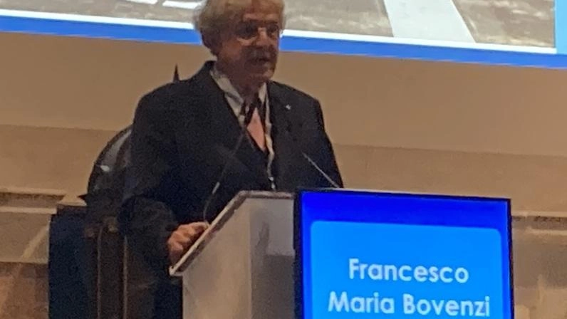 Il professor Bovenzi durante il suo intervento a CardioLucca Il professor Bovenzi durante il suo intervento a CardioLucca