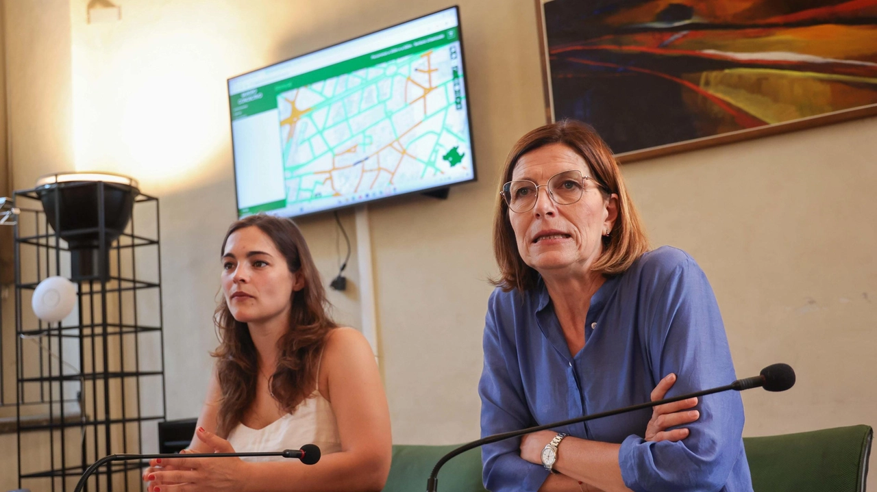 L’assessora all’Innovazione e Protezione civile, Laura Sparavigna, e la vicesindaca e assessora all’ambiente Paola Galgani L’assessora all’Innovazione e Protezione civile, Laura Sparavigna, e la vicesindaca e assessora all’ambiente Paola Galgani