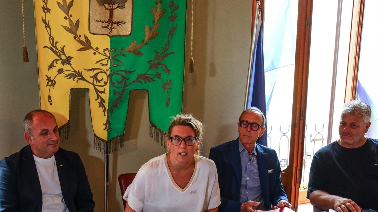 La presentazione della gara in Comune nella sala matrimoni (. Gasperini/Germogli La presentazione della gara in Comune nella sala matrimoni (. Gasperini/Germogli