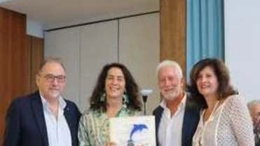 Diciotto amiche studiano insieme e, a distanza di anni, insieme scrivono un libro. Sì, un libro a 18 mani dal...