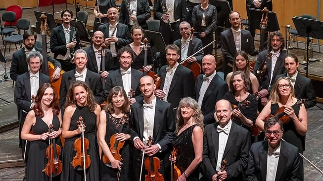 Nella foto, l’Orchestra regionale della Toscana (foto tratta dal sito ufficiale) Nella foto, l’Orchestra regionale della Toscana (foto tratta dal sito ufficiale)