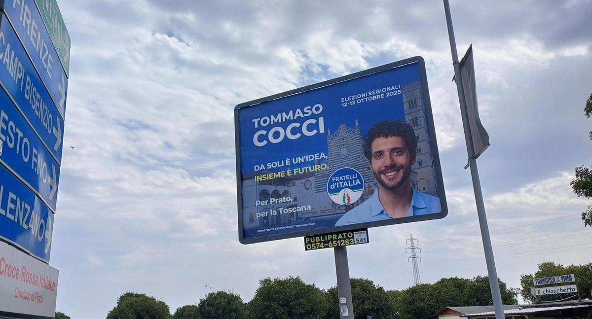Fratelli d’Italia, la sfida dei tre. I maxi cartelloni dei "non amici" Fratelli d’Italia, la sfida dei tre. I maxi cartelloni dei "non amici"