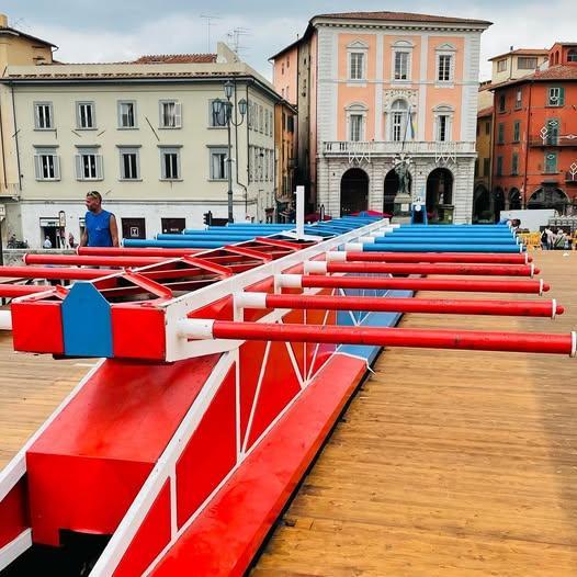 https://www.lanazione.it/image-service/view/acePublic/alias/contentid/ZGJhYTVmNWEtMjU5Ni00/0/giugno-pisano-atto-finale-pronti-per-la-battaglia-orari-regole-e-divieti-ecco-la-guida-al-gioco.jpeg