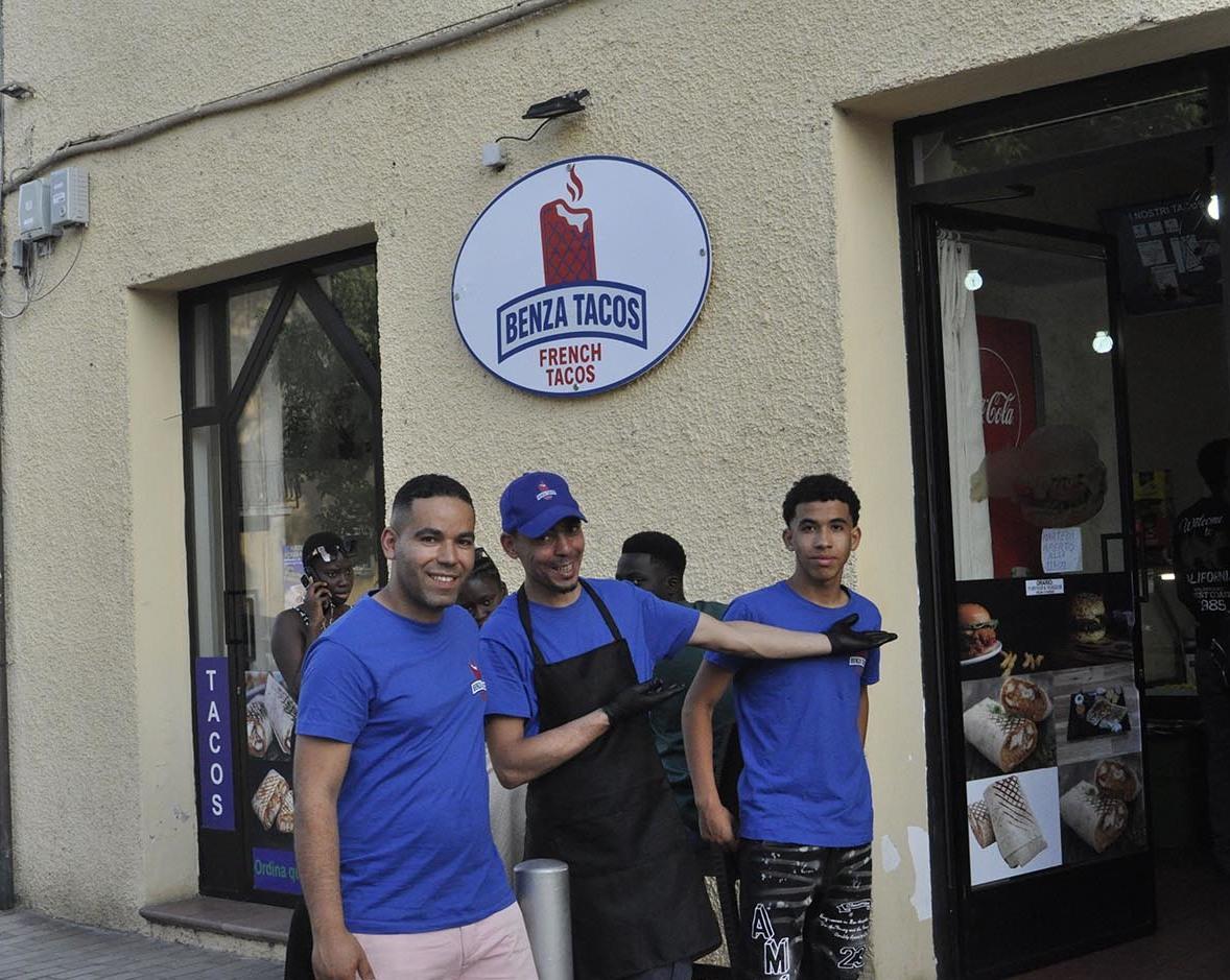 crisi e le soluzioni ‘giovani in via senese fast food con vendita di french tacos