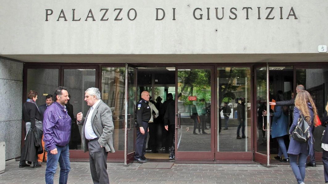 La giudice Susanna Zanda è stata sanzionata con la censura dalla sezione disciplinare del Csm per aver violato leggi sul green pass e il tampone antigenico, ma è stata assolta da altre accuse.