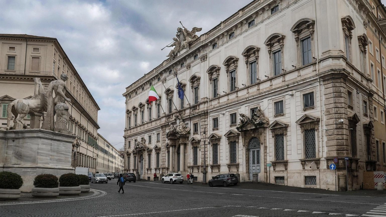 Licenziamenti illegittimi, la Consulta: “Incostituzionale il tetto di sei mensilità di risarcimento”. Era un quesito del referendum