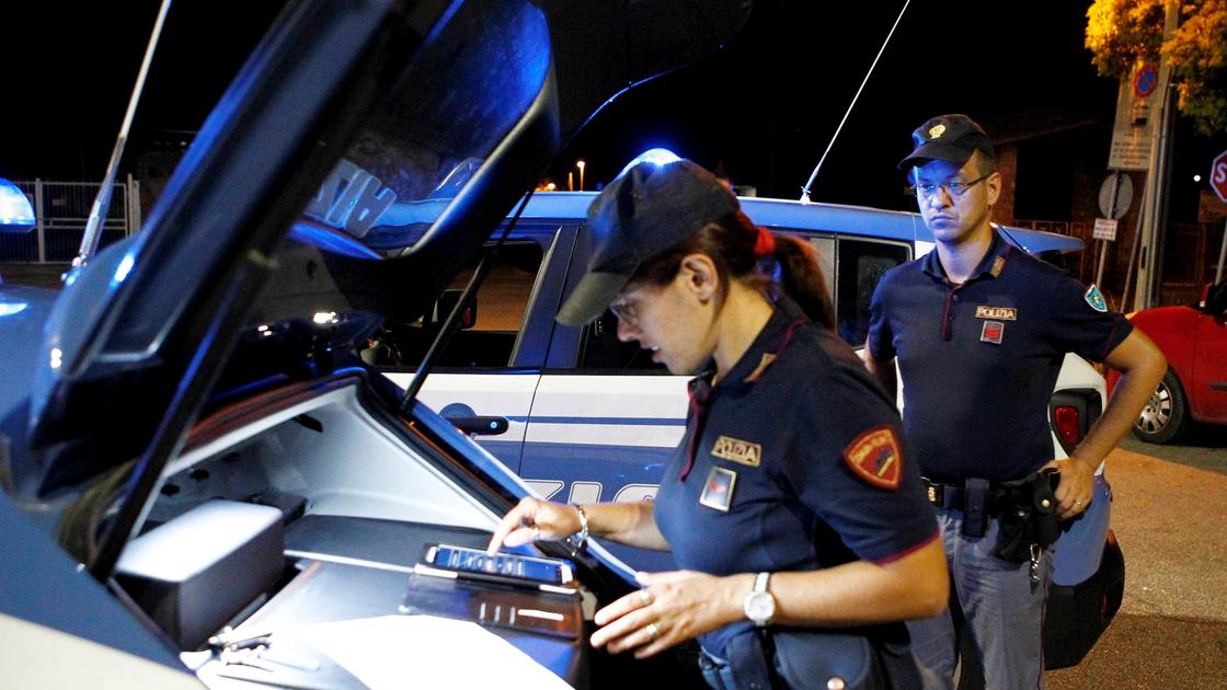 Spari contro lo Stella Maris, pistole e proiettili ritrovati a Marina di Pisa Spari contro lo Stella Maris, pistole e proiettili ritrovati a Marina di Pisa
