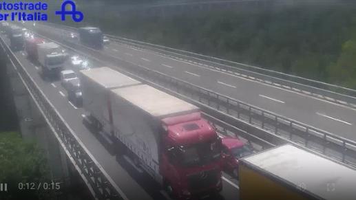 incidente a1 oggi gli itinerari alternativi tre le vittime tragedia della strada