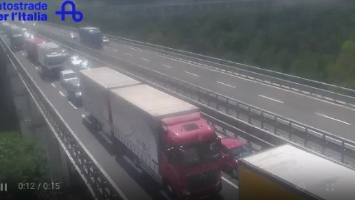 Incidente A1 oggi, gli itinerari alternativi. Tre le vittime, tragedia della strada