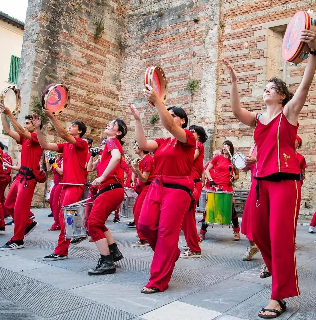 La notte di Marina si tinge di rosso. Per la Red Night arriva la Bandao