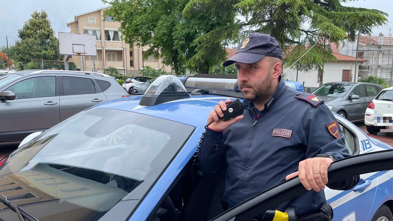 Violenza sessuale in una scuola di Pontedera, arrestato un professore (foto repertorio)