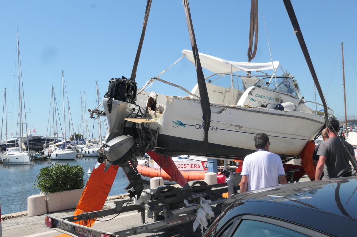 Collisione in mare, scontro tra due barche. Pescatori si lanciano per salvarsi Collisione in mare, scontro tra due barche. Pescatori si lanciano per salvarsi