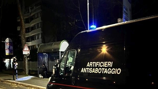 Sul posto gli Artificieri Sul posto gli Artificieri