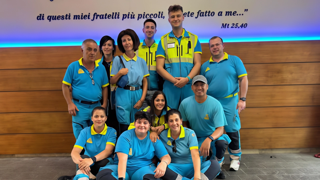 Sulle ambulanze o sui mezzi dell’antincendio anche nel giorno di festa. Per fortuna le chiamate sono state poche e gli interventi non gravi. Sulle ambulanze o sui mezzi dell’antincendio anche nel giorno di festa. Per fortuna le chiamate sono state poche e gli interventi non gravi.
