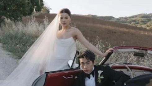 Tyson Yoshi “The Villain” cantante cinese e la blogger, anche lei di origine cinese, Christy Lee che si è svolto a villa La Foce in Val d’Orcia Tyson Yoshi “The Villain” cantante cinese e la blogger, anche lei di origine cinese, Christy Lee che si è svolto a villa La Foce in Val d’Orcia