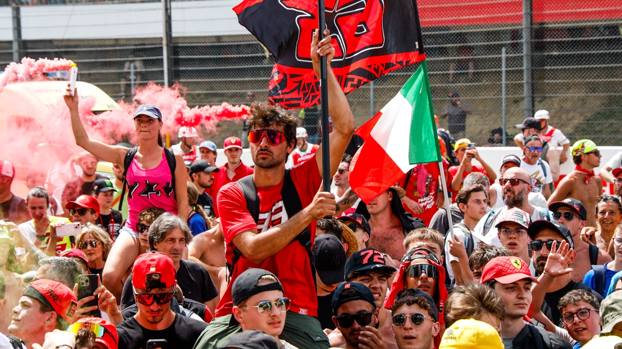 I tifosi all'ultimo Gp d'Italia al Mugello (foto Germogli)