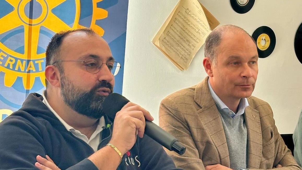 Riccardo Burrai insieme al presidente Claudio Barbarisi