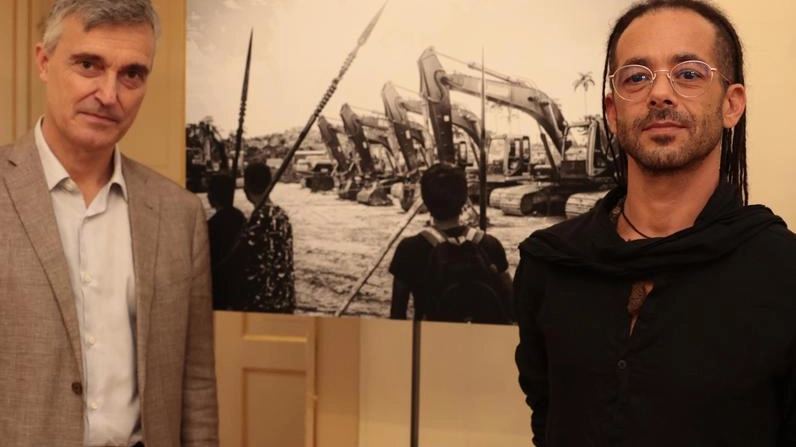 Da sinistra, Luca Venturi, direttore artistico, e Nicola ’Okin’ Frioli, autore della foto Da sinistra, Luca Venturi, direttore artistico, e Nicola ’Okin’ Frioli, autore della foto