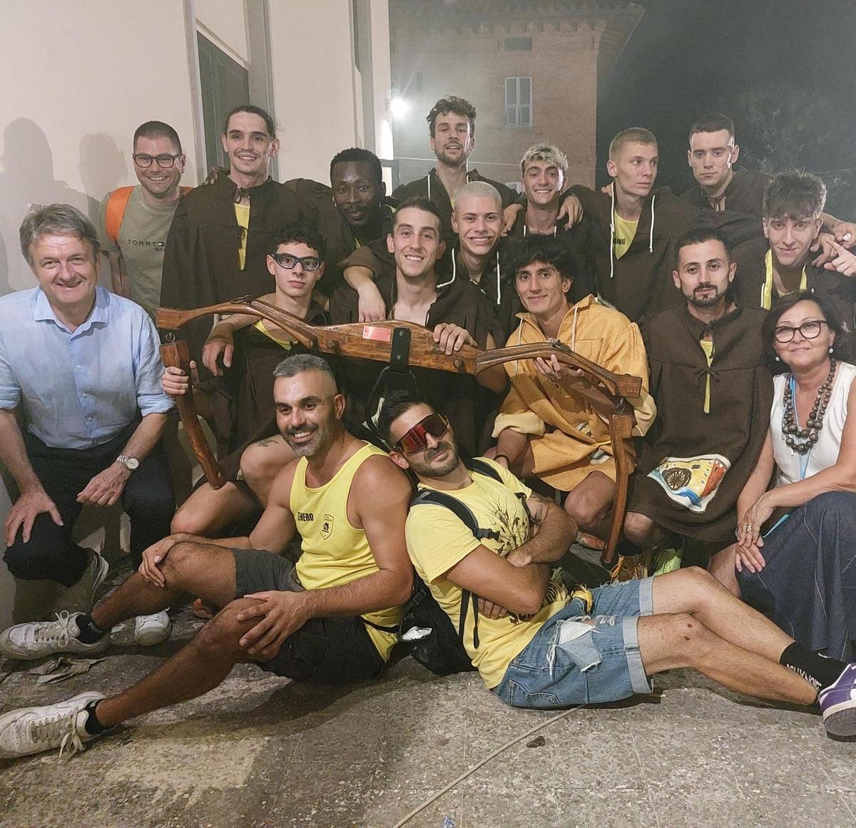 https://www.lanazione.it/image-service/view/acePublic/alias/contentid/ZGMyY2E4MWMtNTliOC00/0/festa-per-il-palio-del-giogo-di-magione-e-il-rione-casenuove-torna-a-vincere.jpeg?f=1.91:1&w=1200