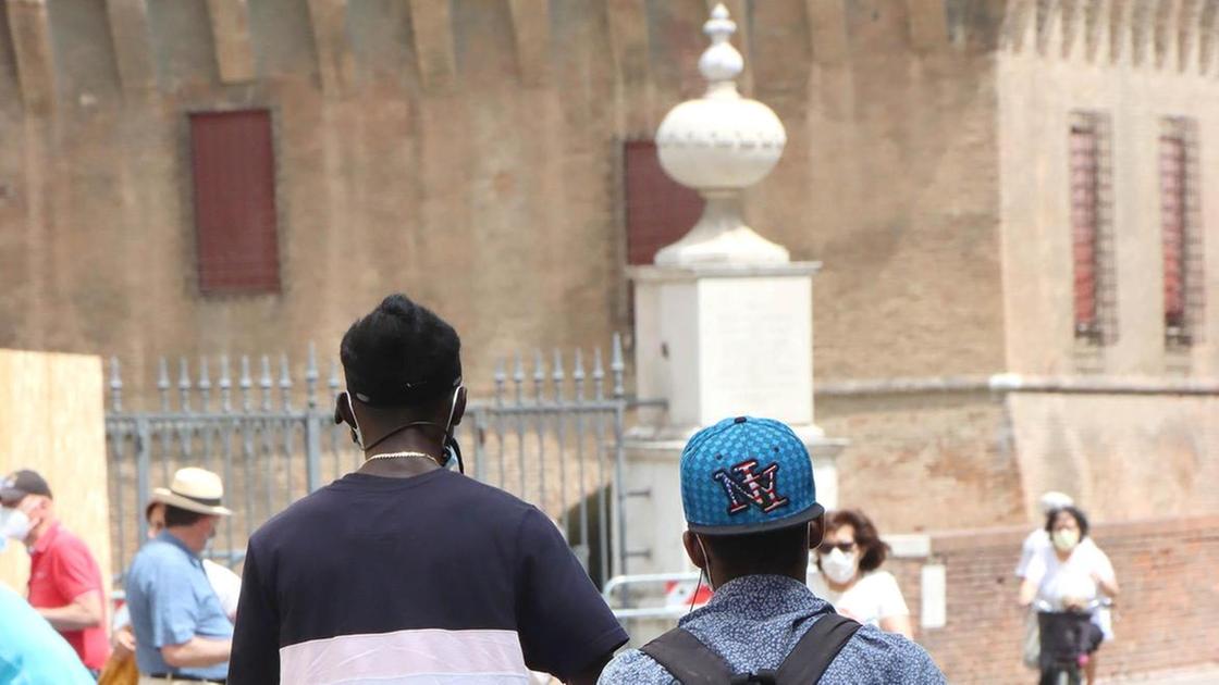Multa da 6mila euro a pakistano sul monopattino Multa da 6mila euro a pakistano sul monopattino