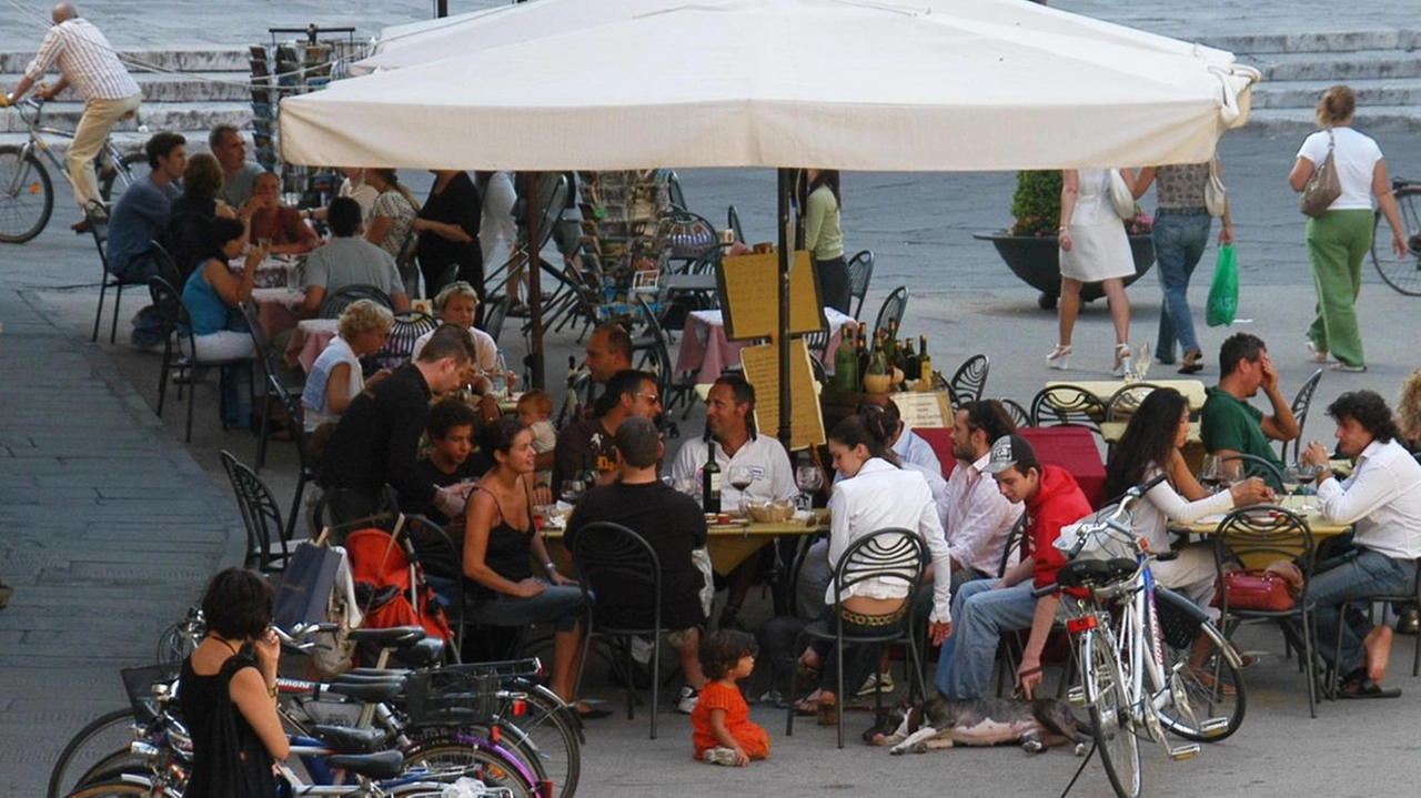 Il regime del suolo pubblico va avanti a colpi di proroghe e decreti legge Il regime del suolo pubblico va avanti a colpi di proroghe e decreti legge