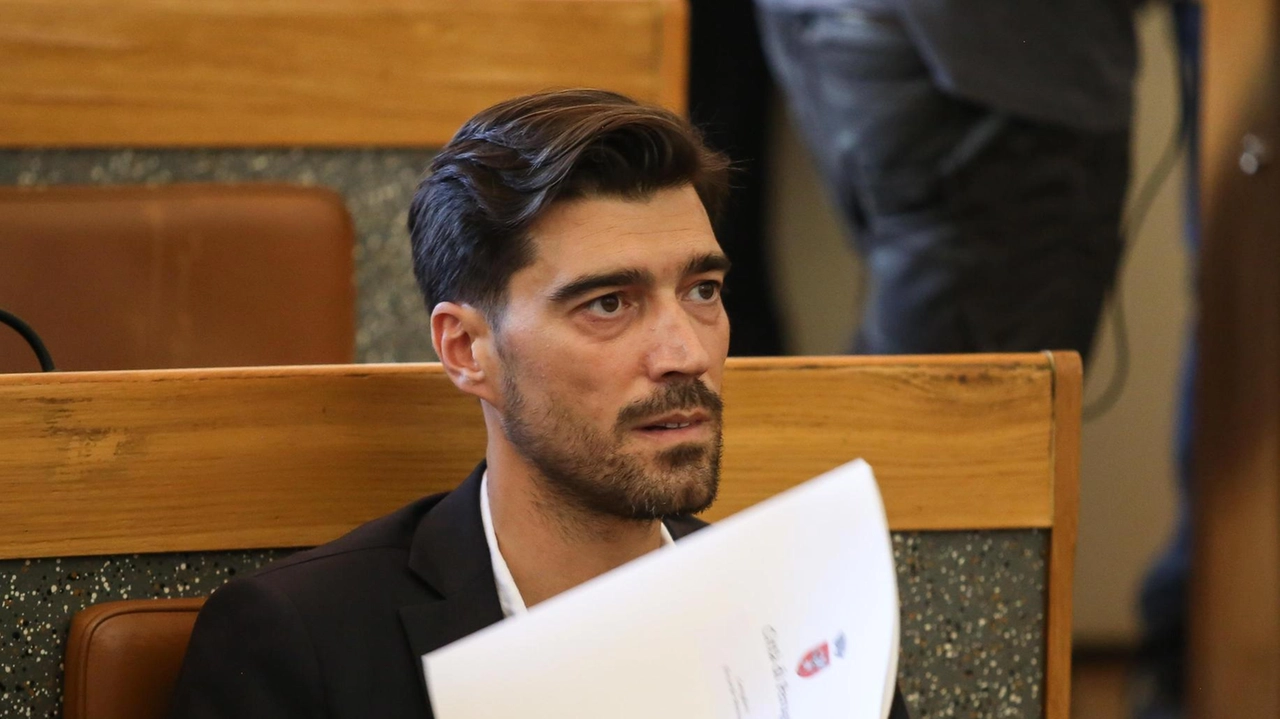 La vicenda sollevata dal consigliere comunale Riccardo Mencaglia (FdI) sulla valutazione di un parcheggio pubblico a Capanne