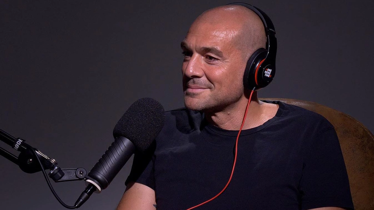 Luca Casadei, 48 anni, nato a Parigi,. è stato un pioniere nel mondo dei talent digitali e uno dei primi a credere nella forza dei content creator. Autore del podcast. One More Time. Luca Casadei, 48 anni, nato a Parigi,. è stato un pioniere nel mondo dei talent digitali e uno dei primi a credere nella forza dei content creator. Autore del podcast. One More Time.