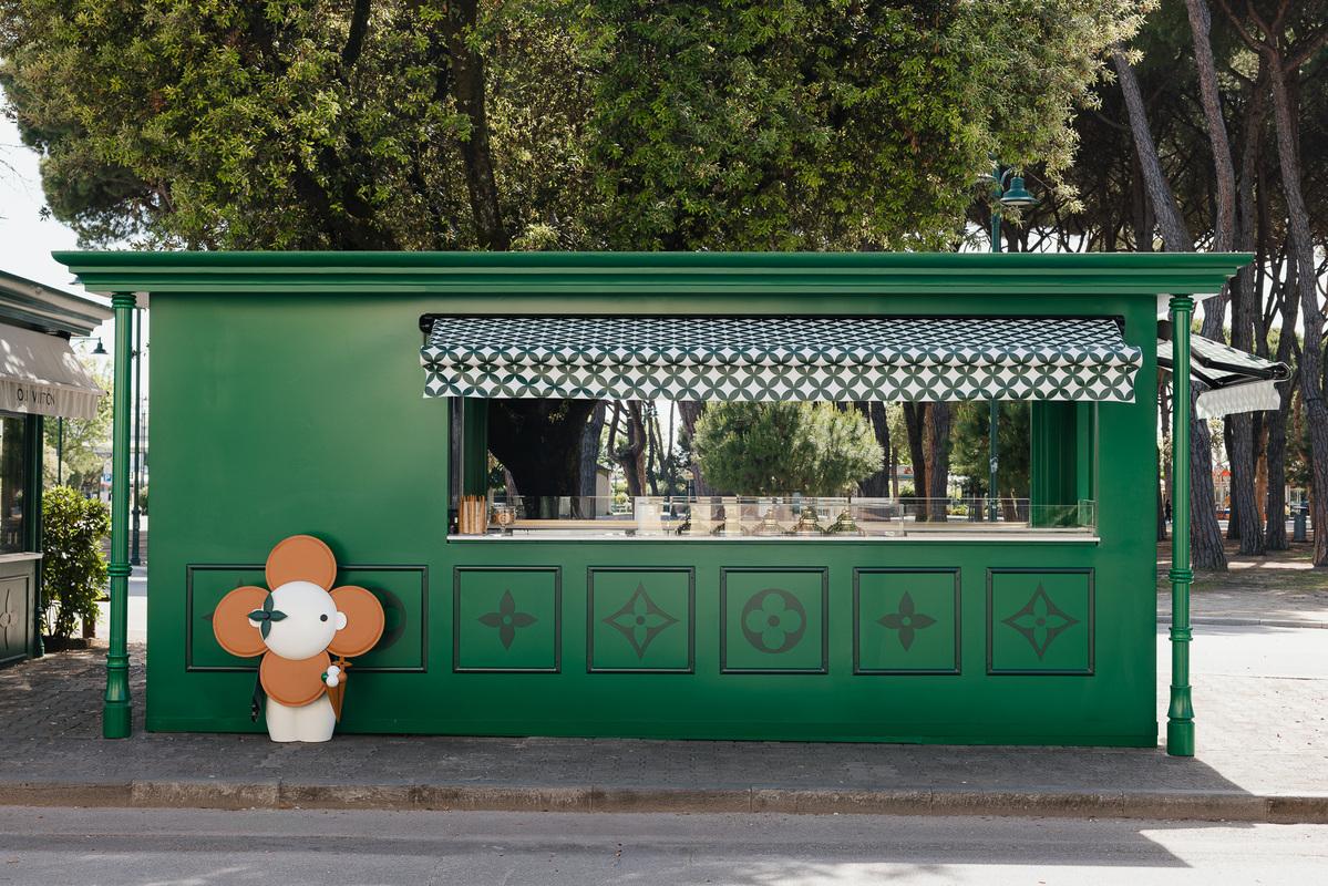 forte dei marmi ecco il gelato griffato louis vuitton rilancia col chiosco fashion food da Lanazione.it forte dei marmi ecco il gelato griffato louis vuitton rilancia col chiosco fashion food