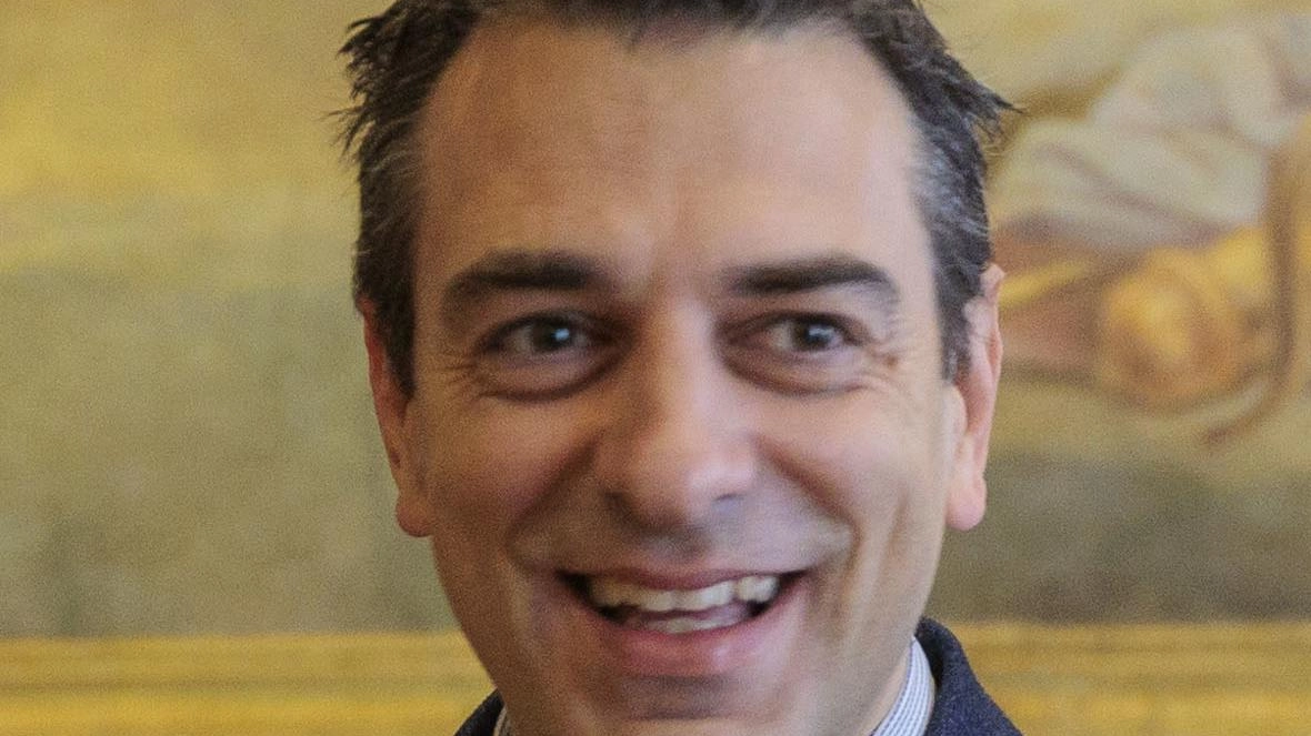 A sinistra l’intero della Stazione Leopolda. Sopra Matteo Dell’Innocenti A sinistra l’intero della Stazione Leopolda. Sopra Matteo Dell’Innocenti
