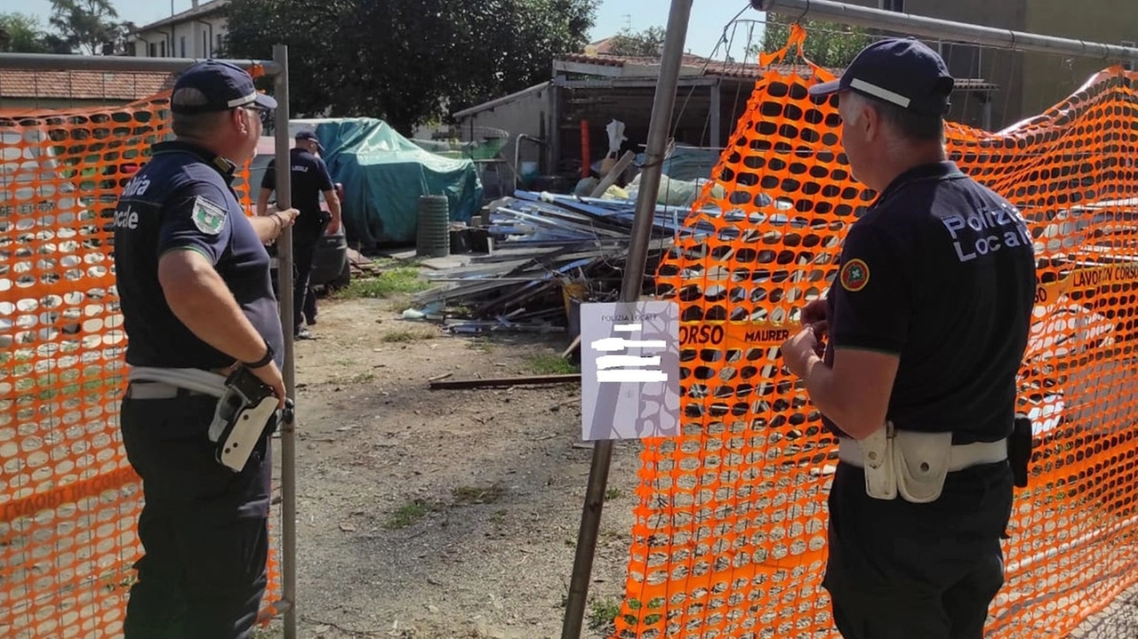 La polizia locale ha scoperto la discarica (foto d’archivio) La polizia locale ha scoperto la discarica (foto d’archivio)
