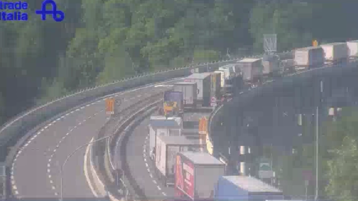 Il traffico bloccato a Roncobilaccio in A1