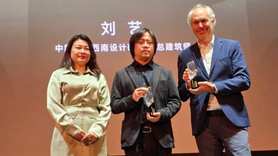 La consegna del premio La consegna del premio