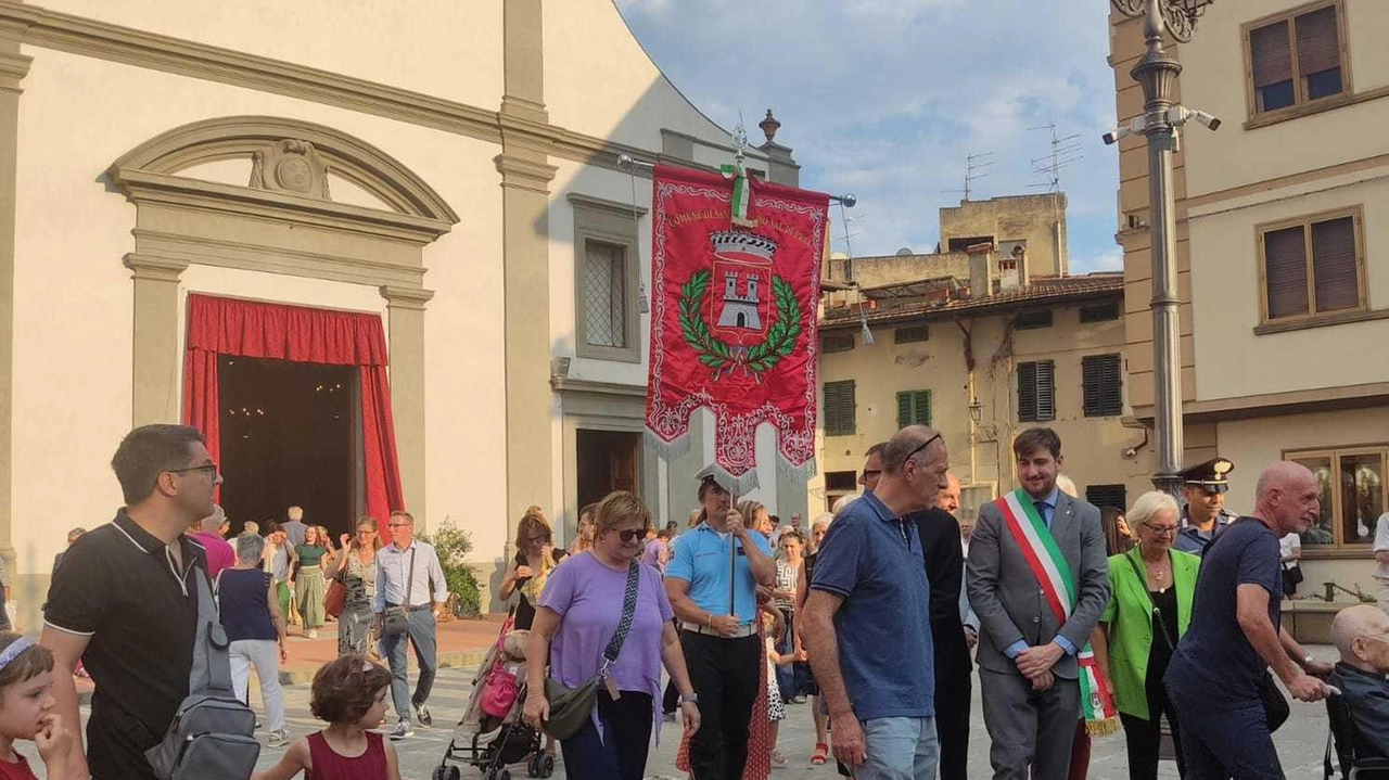 Tutto pronto per la festa del patrono cittadino. Si parte oggi alle 8 con la celebrazione religiosa. Poi la processione per le vie del centro e i mercatini in piazza della Repubblica. Alle 23 il gran finale. . Tutto pronto per la festa del patrono cittadino. Si parte oggi alle 8 con la celebrazione religiosa. Poi la processione per le vie del centro e i mercatini in piazza della Repubblica. Alle 23 il gran finale. .