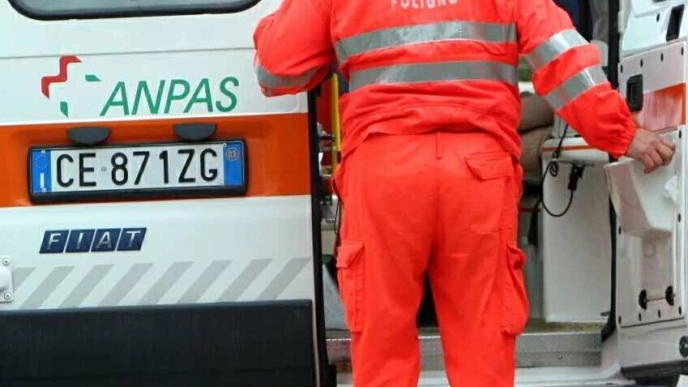 Operaio di 32 anni si ferisce gravemente a una mano in fabbrica ad Agliana. Soccorso dalla Misericordia e trasportato in ospedale, perde una falange. Ispettori Asl sul posto. Operaio di 32 anni si ferisce gravemente a una mano in fabbrica ad Agliana. Soccorso dalla Misericordia e trasportato in ospedale, perde una falange. Ispettori Asl sul posto.