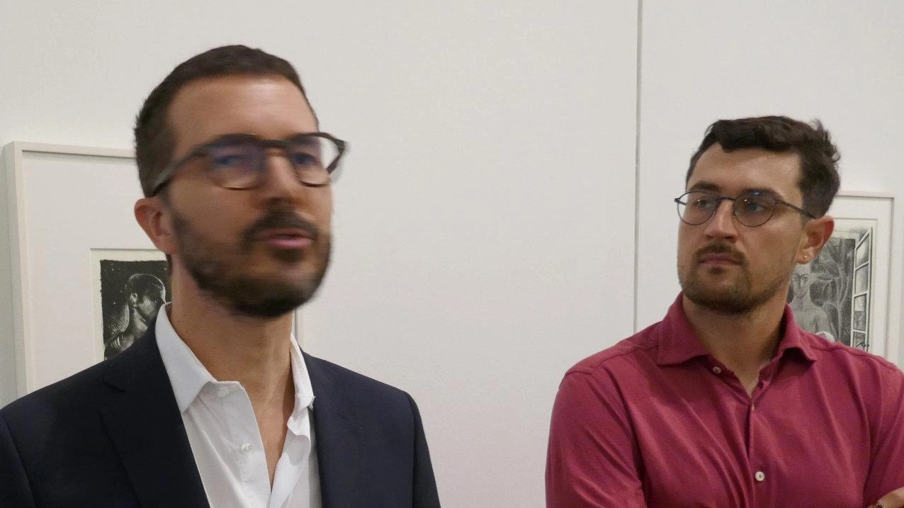 Il direttore Stefano Collicelli Cagol con Lous Fratino, 31 anni, artista Usa Il direttore Stefano Collicelli Cagol con Lous Fratino, 31 anni, artista Usa