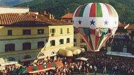 Il momento culmine, uno tra i più spettacolari delle celebrazioni, sarà il tradizionale lancio della mongolfiera. Ma quel che accadrà... Il momento culmine, uno tra i più spettacolari delle celebrazioni, sarà il tradizionale lancio della mongolfiera. Ma quel che accadrà...