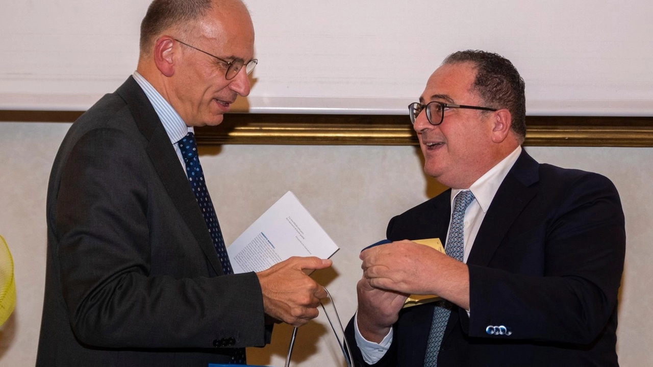 Il presidente della Fondazione Crsm Giovanni Urti con l’onorevole Enrico Letta Il presidente della Fondazione Crsm Giovanni Urti con l’onorevole Enrico Letta